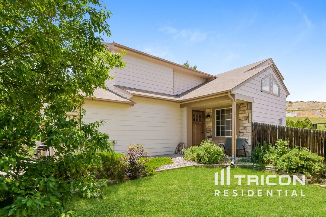 7863 Jared Way in Littleton, CO - Foto de edificio