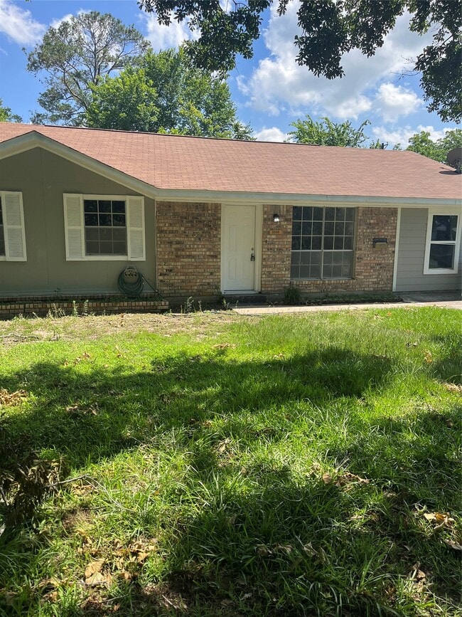 3208 14th St in Bay City, TX - Building Photo - Building Photo