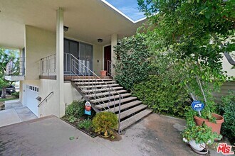5255 W 64th St in Los Angeles, CA - Building Photo - Building Photo