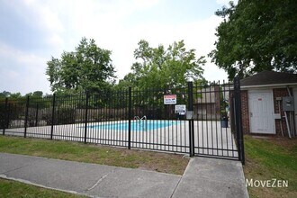 5042 Lamppost Cir in Wilmington, NC - Building Photo - Building Photo