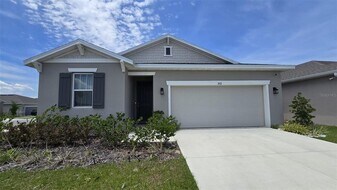 802 Ballantyne Dr in Lake Wales, FL - Building Photo