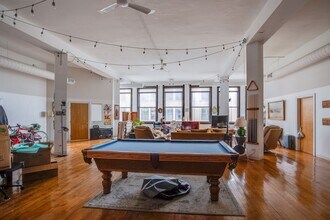 1272 N Milwaukee Ave in Chicago, IL - Building Photo - Building Photo