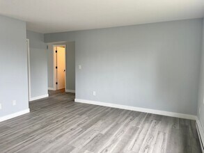 8015 24th Ave NW in Seattle, WA - Building Photo - Building Photo