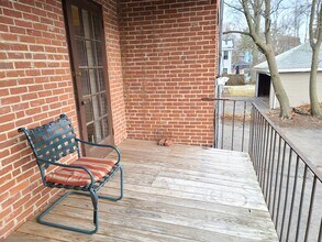 100 Madison Ave, Unit 2 in Newton, MA - Building Photo - Building Photo