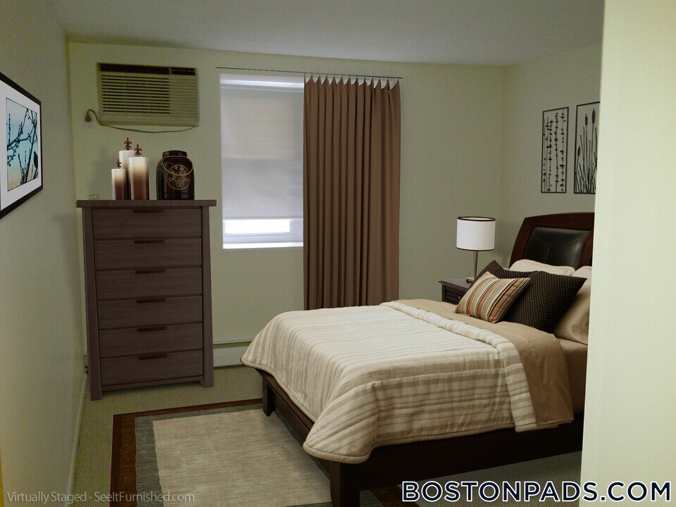 230 Babcock St, Unit 3B in Brookline, MA - Building Photo