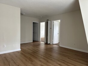 517 W Market St, Unit 517-P in Graham, NC - Building Photo - Building Photo