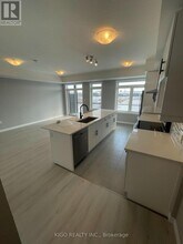 102 Lomond Ln in Kitchener, ON - Building Photo - Building Photo