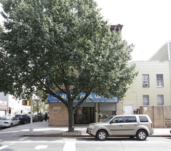 308 Graham Ave in Brooklyn, NY - Building Photo - Building Photo