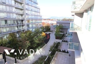 5599 Cooney Rd. in Richmond, BC - Building Photo