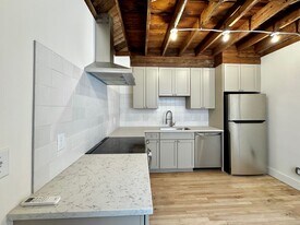 1546 Selby Ave, Unit B in St. Paul, MN - Building Photo