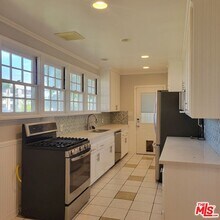 2781 N Bellflower Blvd in Long Beach, CA - Building Photo - Building Photo