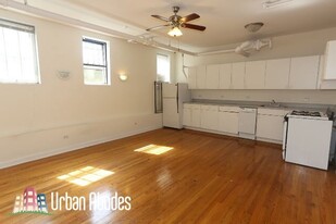 834 W Waveland Ave, Unit M06B in Chicago, IL - Building Photo - Building Photo