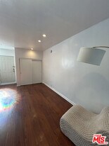 101 Dudley Ave in Los Angeles, CA - Building Photo
