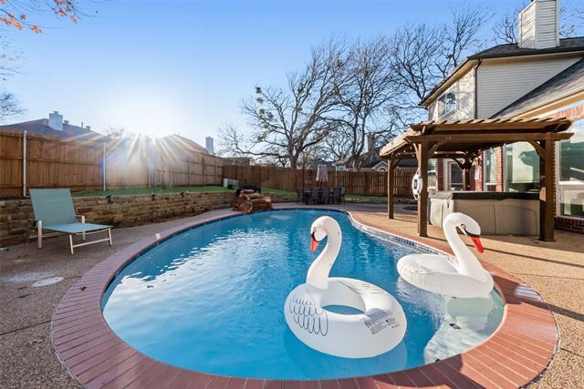 7916 Old Hickory Dr in North Richland Hills, TX - Building Photo