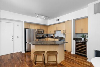54 Rainey St, Unit 409 in Austin, TX - Building Photo - Building Photo