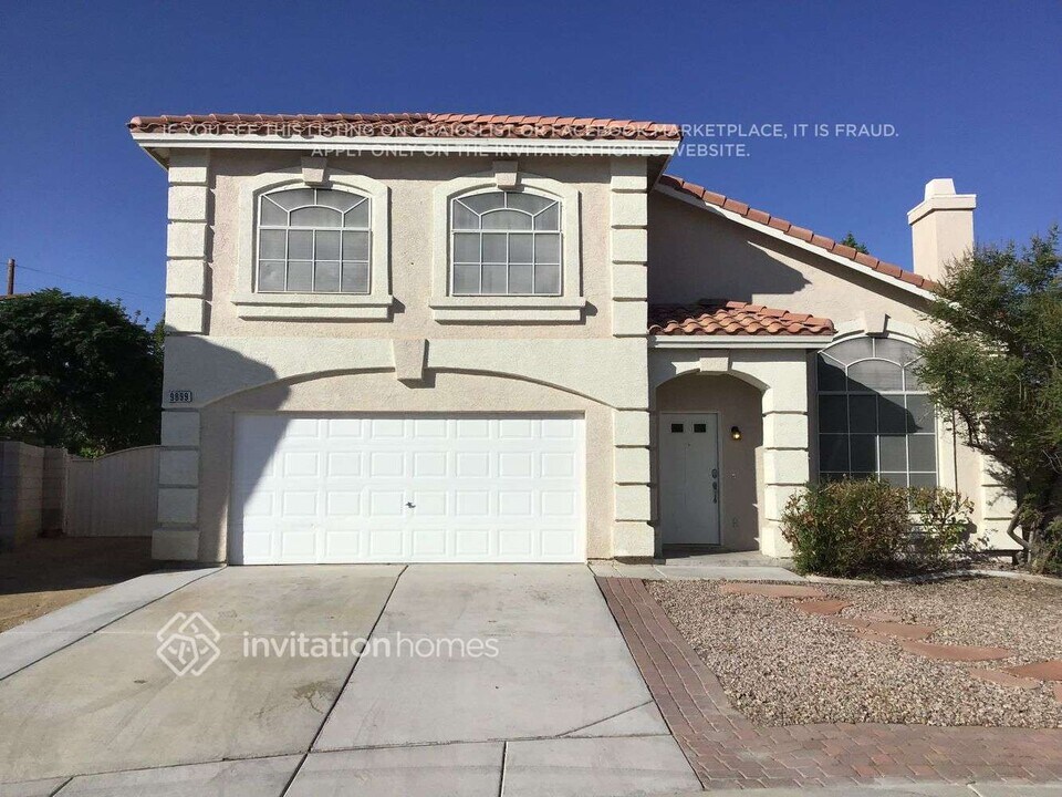 9899 Silver Lasso St in Las Vegas, NV - Building Photo