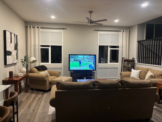 451 Dowitcher Walk in West Sacramento, CA - Building Photo - Building Photo