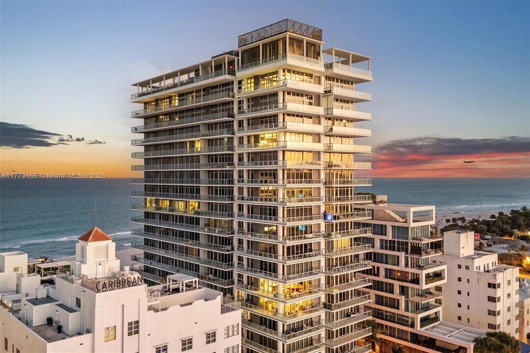 3737 Collins Ave, Unit S-804 in Miami Beach, FL - Building Photo