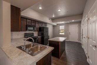 River West Apartments in Tulsa, OK - Building Photo - Interior Photo