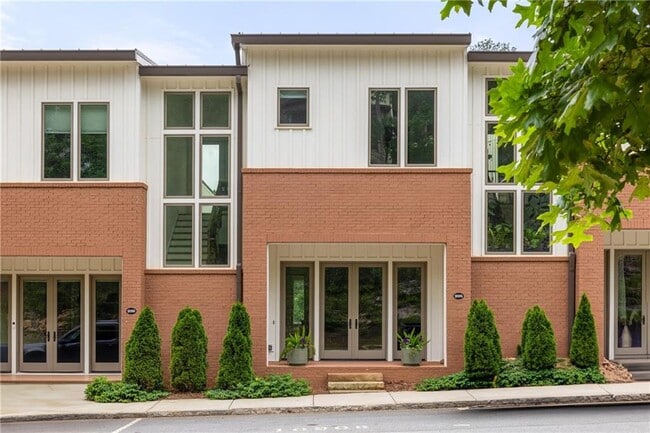 property at 10904 Serenbe Ln