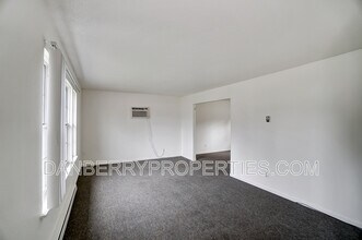 1006 Ranch Dr in Toledo, OH - Building Photo - Building Photo