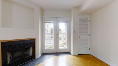 359 Green St, Unit A-105 in Cambridge, MA - Building Photo - Building Photo