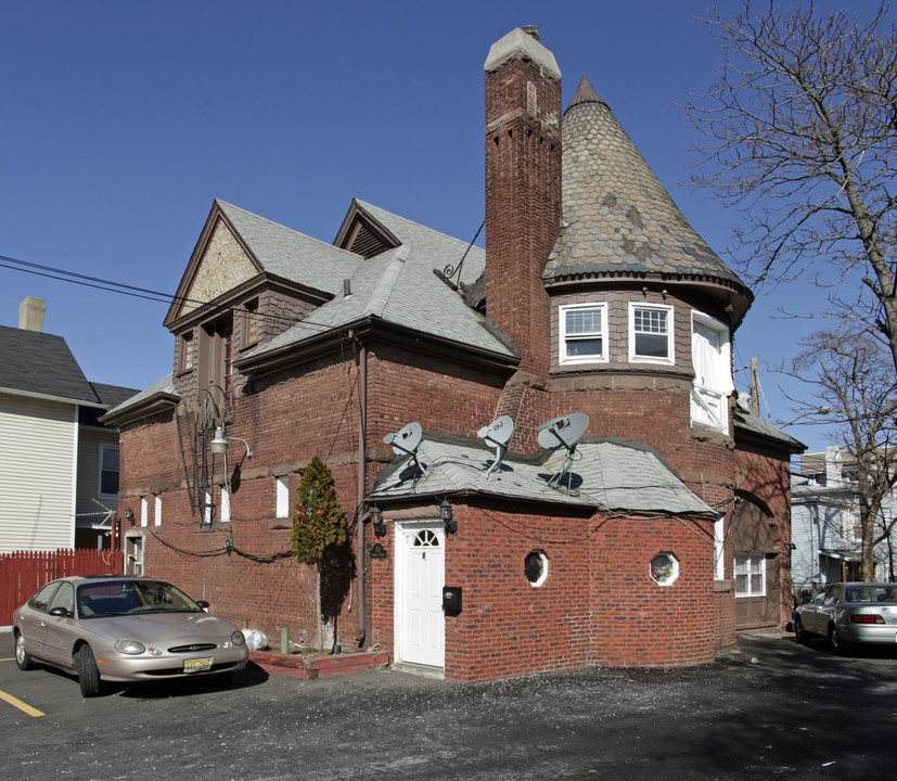 253 Townsend St in New Brunswick, NJ - Building Photo