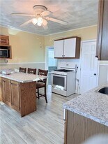 128 Vincent Ave in North Providence, RI - Building Photo