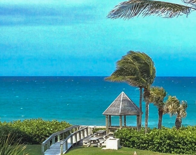 420 Celestial Way, Unit 303 in Juno Beach, FL - Building Photo - Building Photo