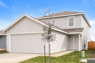 2210 Burnet Rose in Converse, TX - Foto de edificio - Building Photo