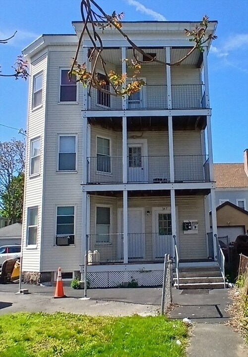 347 Summer St in Lynn, MA - Building Photo