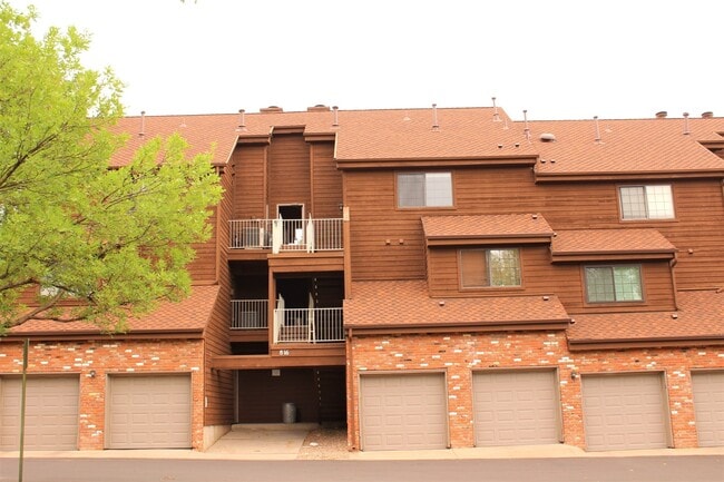 816 S Vance St in Lakewood, CO - Building Photo - Building Photo