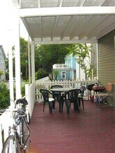 5 Durham St, Unit 1 in Somerville, MA - Foto de edificio - Building Photo