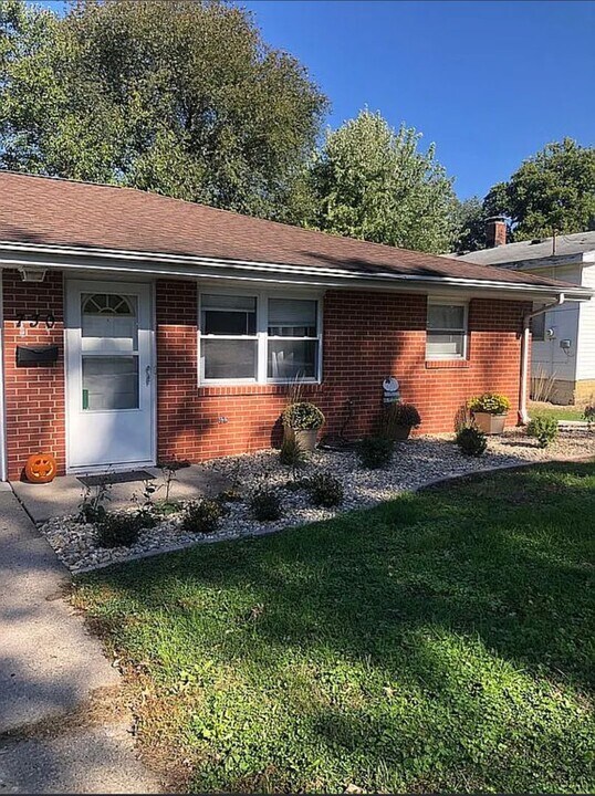 730 Hale St in Normal, IL - Building Photo