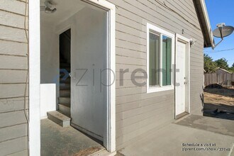 1323 Monterey Ave in Modesto, CA - Building Photo - Building Photo