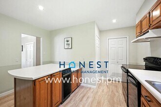 8 Boucher Ave in Augusta, ME - Building Photo - Building Photo