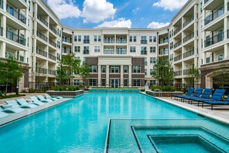 Epoch on Eagle in Denton, TX - Foto de edificio - Building Photo