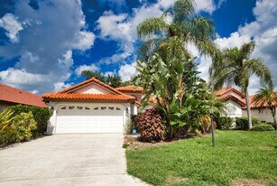 1191 Harbor Town Way in Venice, FL - Building Photo