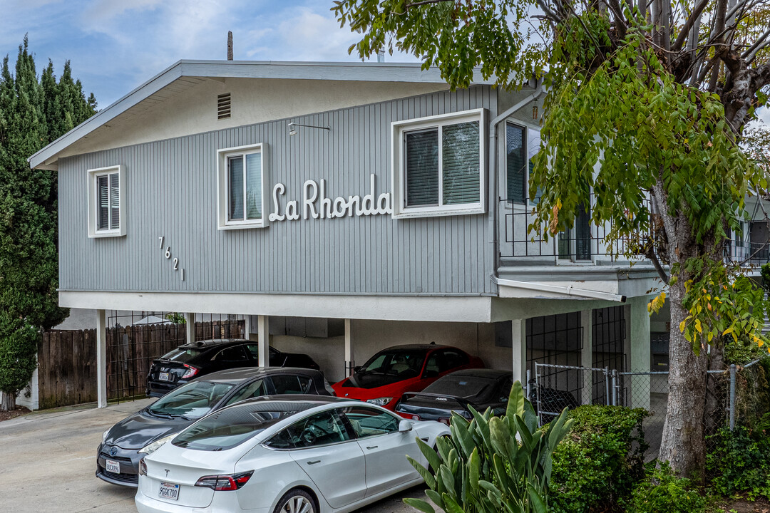 La Rhonda Apartments in Whittier, CA - Building Photo