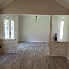 8000 E 120th St in Grandview, MO - Building Photo - Building Photo