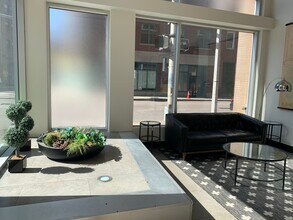 160 E Berkeley St, Unit 512 in Boston, MA - Building Photo - Building Photo