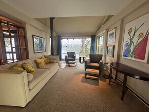 221 N Bay Ln in Port Ludlow, WA - Building Photo - Building Photo