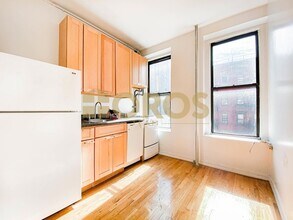 273 E 3rd St in New York, NY - Building Photo - Building Photo