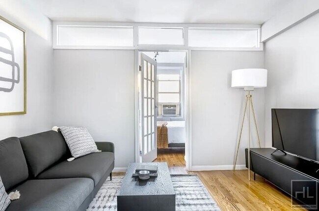 East 58th Street, Unit 4D in New York, NY - Foto de edificio - Building Photo