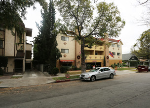 420 W Windsor Rd in Glendale, CA - Building Photo - Building Photo