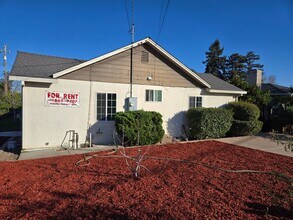 952 Bryant Way in Sunnyvale, CA - Building Photo - Building Photo