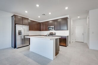 2546 Venetia Pointe St in Henderson, NV - Building Photo - Building Photo