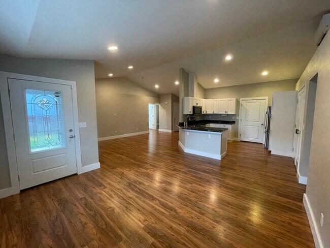 627 N 3rd St in Elma, WA - Building Photo - Building Photo