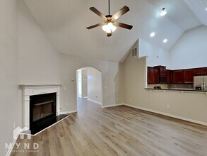 9033 Aldbury Dr in Locust Grove, GA - Foto de edificio - Building Photo