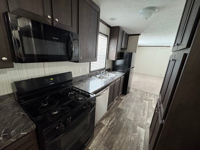 216 Maple in Highland, MI - Building Photo - Building Photo